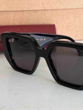 Gucci Black Square Oversized Sunglasses